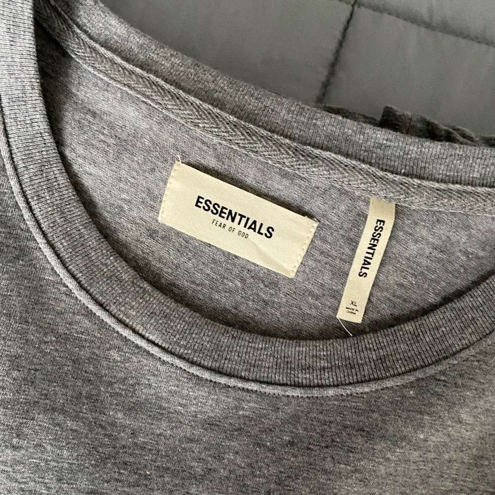 Essentials shirt - Picture 2 of 4